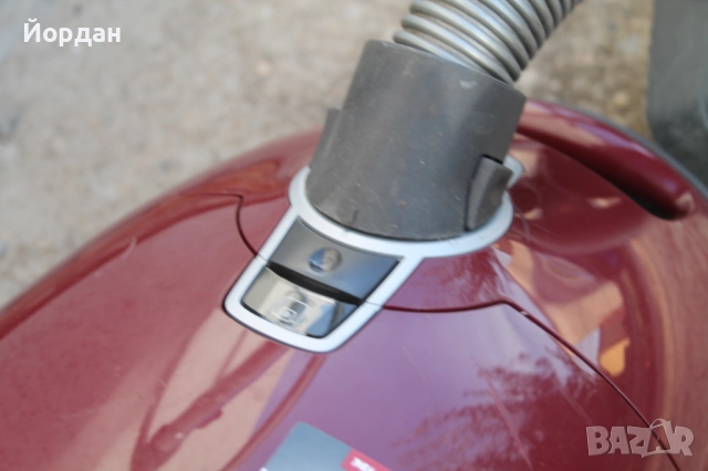 Прахосмукачка ''Miele Complete c3'' 890 W, снимка 4 - Прахосмукачки - 51825019