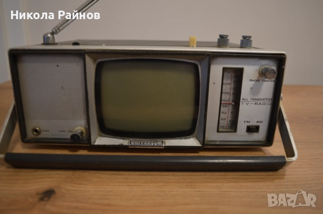 Ретро портативен телевизор с радио UNIVERSUM FK 100R