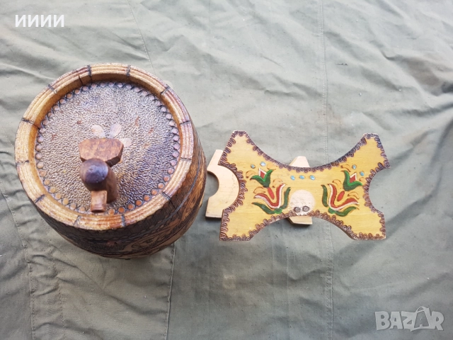 Дървено буре на стойка, снимка 2 - Антикварни и старинни предмети - 52631615