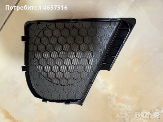 Предпазна решетка на говорителя на предна лява врата на Ауди Audi A3 8P само за 30лв. 8P4035419, снимка 2 - Части - 52516554