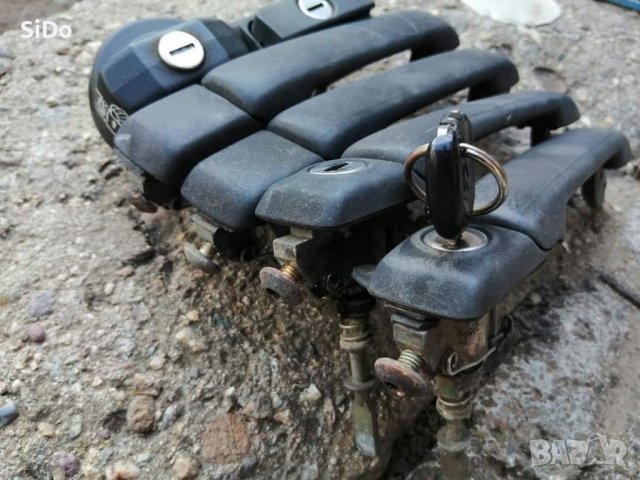 Оригинални дръжки, капачка и ключалка за багажника с ориг.ключ за тях за Голф 3!, снимка 4 - Части - 37043402