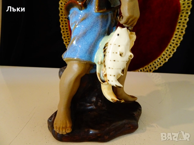 Порцеланова статуетка Китайски рибар Shiwan. , снимка 3 - Статуетки - 52817327