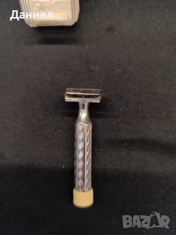 Интересна стара бръсначка, снимка 3 - Антикварни и старинни предмети - 51703288