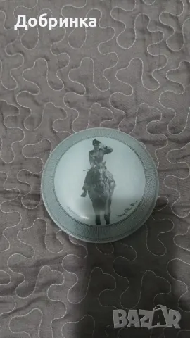 Сувенир Елизабет 2 принц Филип, снимка 6 - Нумизматика и бонистика - 48080197