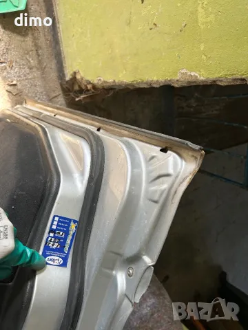 предна лява врата за Mercedes W203 lack c744 avantgarde, снимка 2 - Части - 49744328