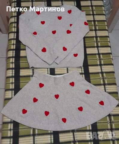 Детски комплект от блуза и пола на сърца от H&M-134-140 см, снимка 1 - Детски комплекти - 37800068