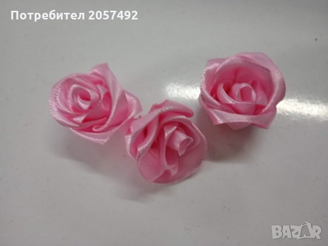 Малки рози от сатен, снимка 1 - Изкуствени цветя - 32276720