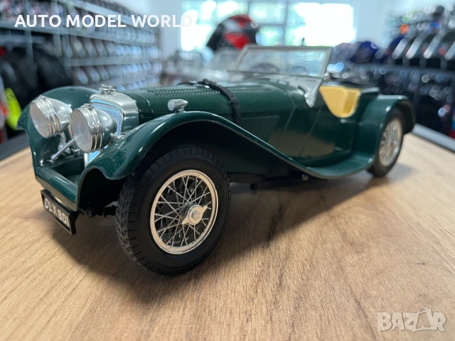 BBURAGO колекционерски модел JAGUAR SS100 ROADSTER 19937г. 1:18