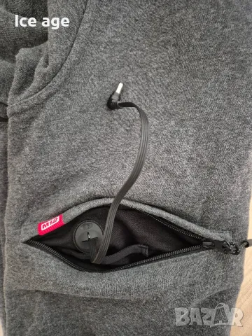 Milwaukee горнище с качулка размер С, снимка 2 - Суичъри - 48663659