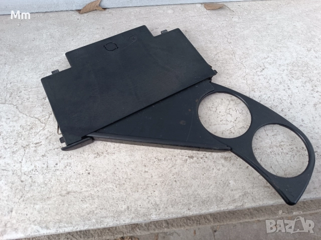 поставка за чаши пасат б5