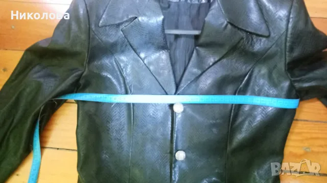 Елегантен дамски кожен костюм — Парушев, идеален за празниците!, снимка 3 - Костюми - 48213441