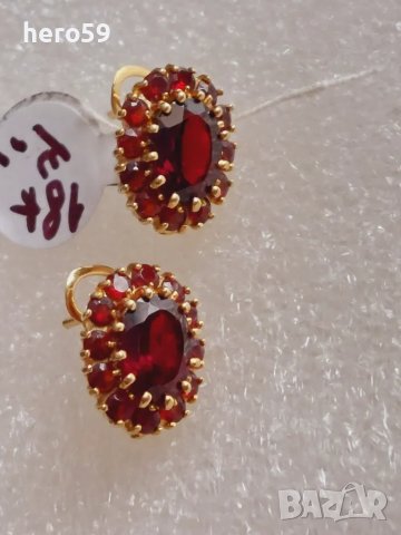 Прекрасни дамски златни обеци 18к  с гранати , снимка 1