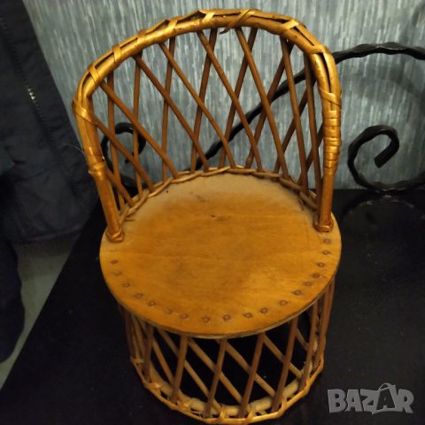 Порцеланова кукла ръчна изработка с ратанов стол , снимка 5 - Колекции - 38015685