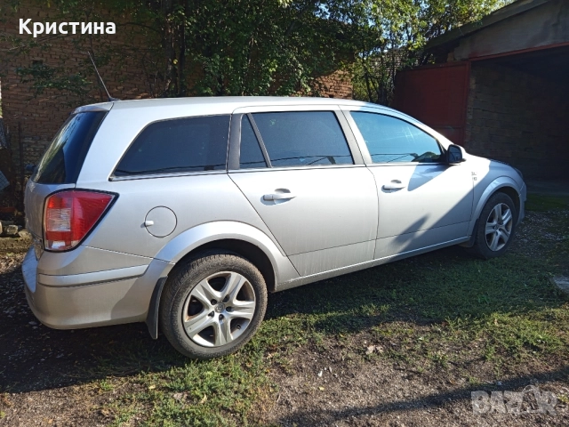 Опел Астра 1.7 ctdi стейшън вагон , снимка 3 - Автомобили и джипове - 52096277