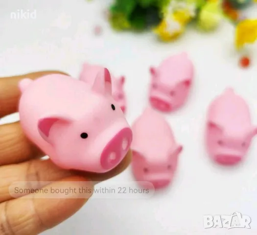 Прасе прасенце гумена играчка с пищялка за игра и декорация фигурка, снимка 2 - Фигурки - 28019118