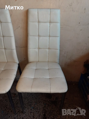 Бели кожени трапезни столове с желязна основа, снимка 2 - Столове - 53445328