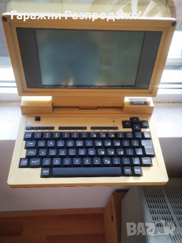 Ретро лаптоп TANDY 200 работещ 1985