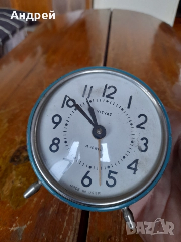 Стар часовник,будилник Vityaz, снимка 2 - Антикварни и старинни предмети - 52310030
