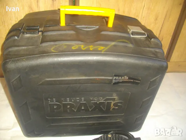 PRAXIS НИДЕРЛАНДСКА ОРИГИНАЛНА ОБЕРФРЕЗА 1100 ВАТА С ВОДАЧ И КУФАР ХОД 50мм за фрезер до ф35мм, снимка 3 - Други инструменти - 48540389