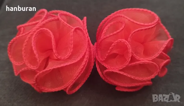 Червени кордели за коса