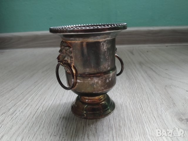 посребрен метален съд за клечки за зъби