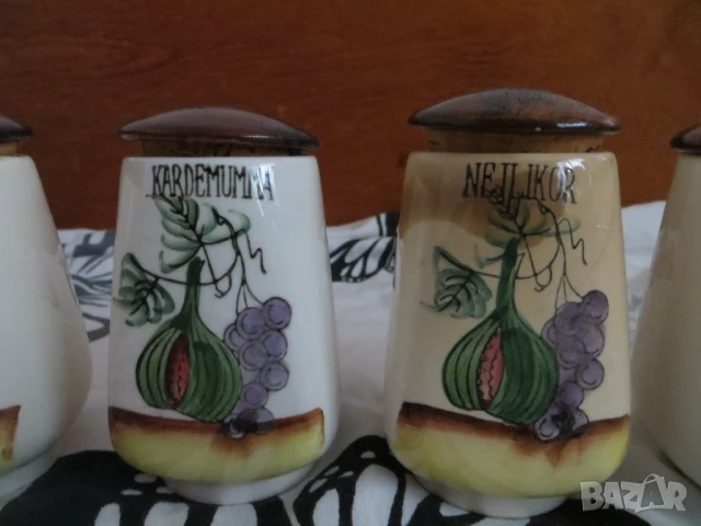 Винтидж съдове за подправки, снимка 4 - Антикварни и старинни предмети - 51164695