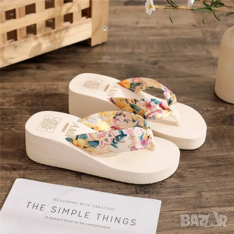 Дамски чехли на платформа