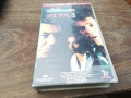 БЕЗКРАЙНАТА ИГРА-ORIGINAL VHS VIDEO TAPE 2210252031, снимка 1