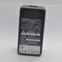 Оригинално зарядно Sony BC-V615, снимка 3 - Батерии, зарядни - 43130910