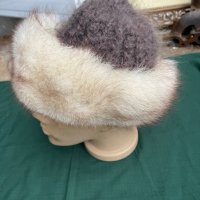 Продавам руска шапка (бяла лисица), снимка 3 - Шапки - 39412565