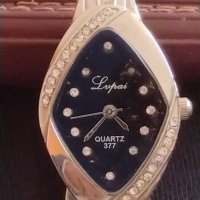 Стилен дизайн дамски часовник LUPAI QUARTZ с кристали перфектно състояние Красив 35306, снимка 1 - Дамски - 43758113