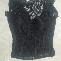 Елегантен топ в черно на Avin с дантела, снимка 1 - Корсети, бюстиета, топове - 43210768