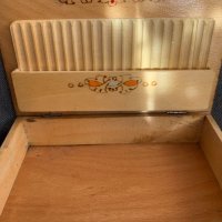 Българска дървена пирографирана етно кутия за цигари-10, снимка 3 - Антикварни и старинни предмети - 43996302