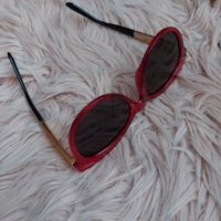 Слънчеви очила с червени рамки - 10лв., снимка 2 - Слънчеви и диоптрични очила - 36905538