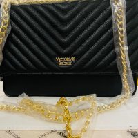 Victoria's Secret Pebbled V-Quilt Street чанта през рамо Chain Strap Purse MSRP

, снимка 4 - Чанти - 43930432