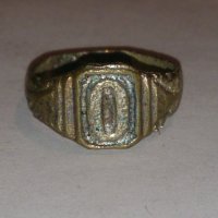 Рядък пръстен много стар сачан с буква О - 59981, снимка 1 - Други ценни предмети - 28875597
