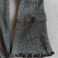 Блестяща буза Gina Tricot, снимка 3 - Блузи с дълъг ръкав и пуловери - 28886960