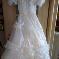 Булчинска рокля размер С ,с обръч, снимка 2 - Сватбени рокли - 37612240