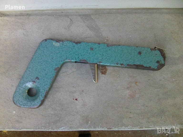 Старо метално пистолетче работи с лента от книжни капси, снимка 1