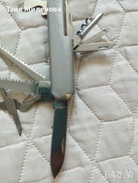 Колекционерско джобно ножче със много възможности ( ножичка, отварачка отверка и пр.), снимка 1