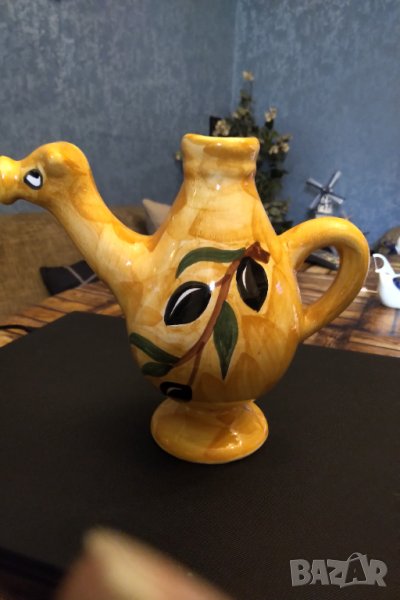  Гланцирана испанска керамика оливерник "камила ", снимка 1