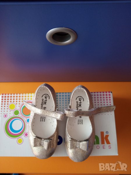 Златни обувки за момичета, снимка 1