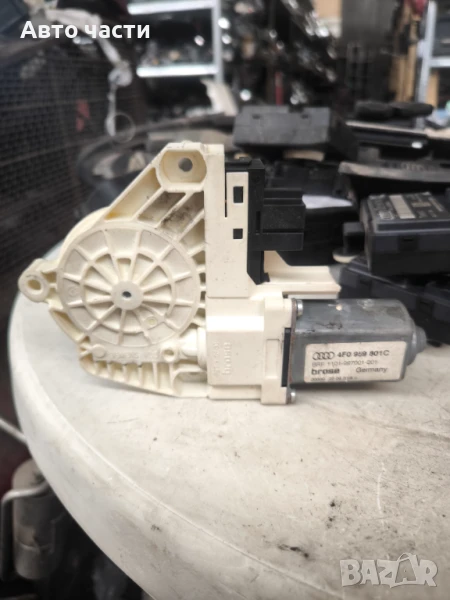 Моторче ел стъкло задно ляво 4F0959801C за AUDI A6 Avant (4F5, C6) 2.0 TDI (2005 - 2011), снимка 1