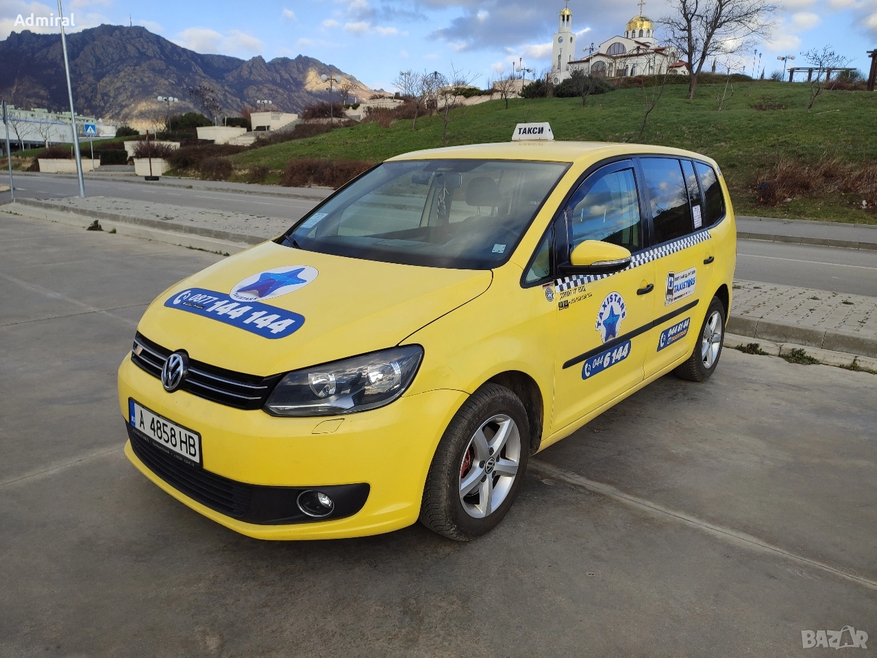 Volkswagen Touran 1.6 TDI 105 DSG/Кожен салон/Автопилот/Мултиволан/Печка, снимка 1