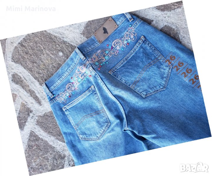 Последен чифт Дънки с бродерия и кръпки, снимка 1