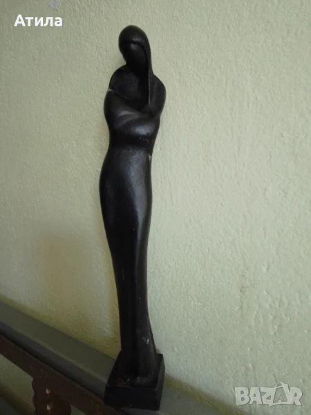 скулптура " майчинство" чугун 38 см, снимка 1