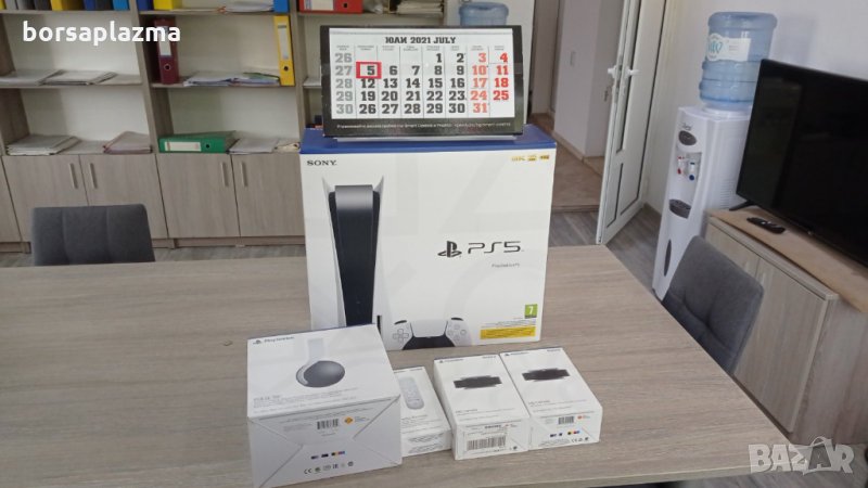 Sony PlayStation 5 Console Disc Version PS5 налична, снимка 1