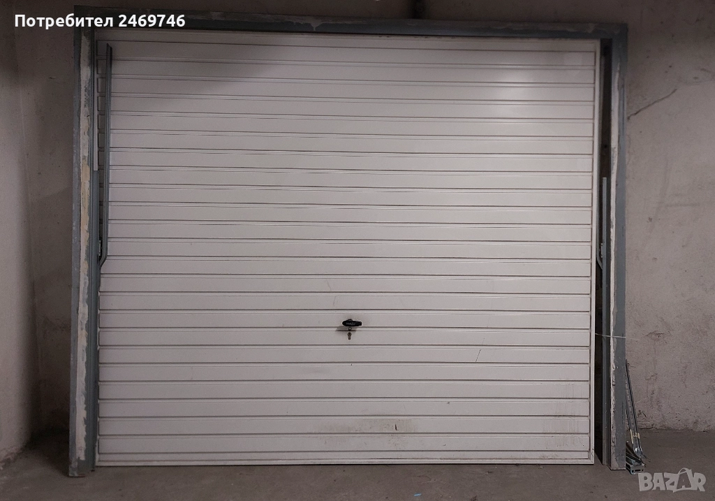 Гаражна врата тип "Летящо крило" NovoDoor в отлично състояние, снимка 1