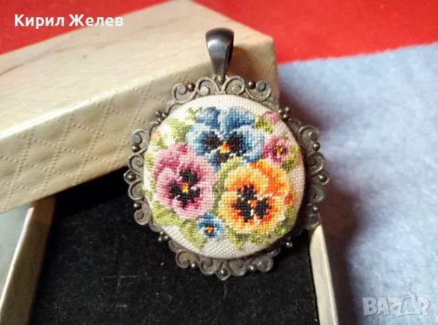 КОМПЛЕКТ РЕТРО БИЖУТА Стари МЕДАЛЬОН и ПРЪСТЕН ПОСРЕБРЕНИ с ТЕКСТИЛНА АРТ БРОДЕРИЯ 22415, снимка 11 - Антикварни и старинни предмети - 47598533