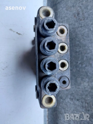 разпределител Parker, снимка 2 - Резервни части за машини - 53530868